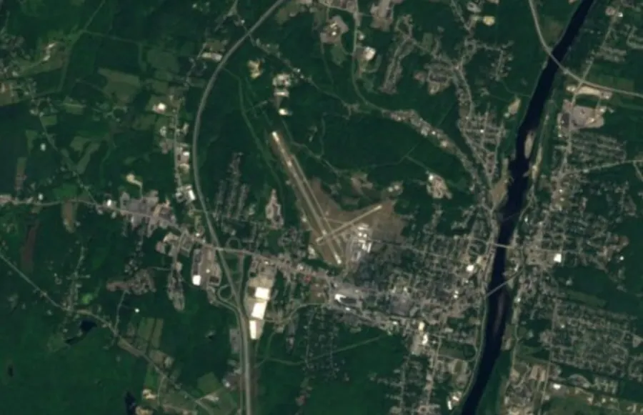 Historical satellite view of Augusta State Airport · 2016–17 imagery