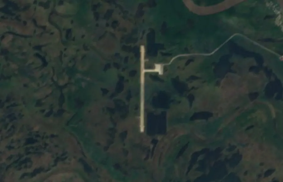 Historical satellite view of Alakanuk Airport · 2016–17 imagery