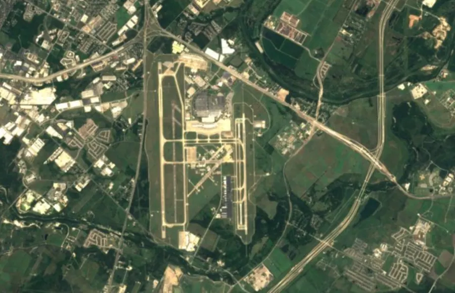 Historical satellite view of Austin Bergstrom International Airport · 2016–17 imagery