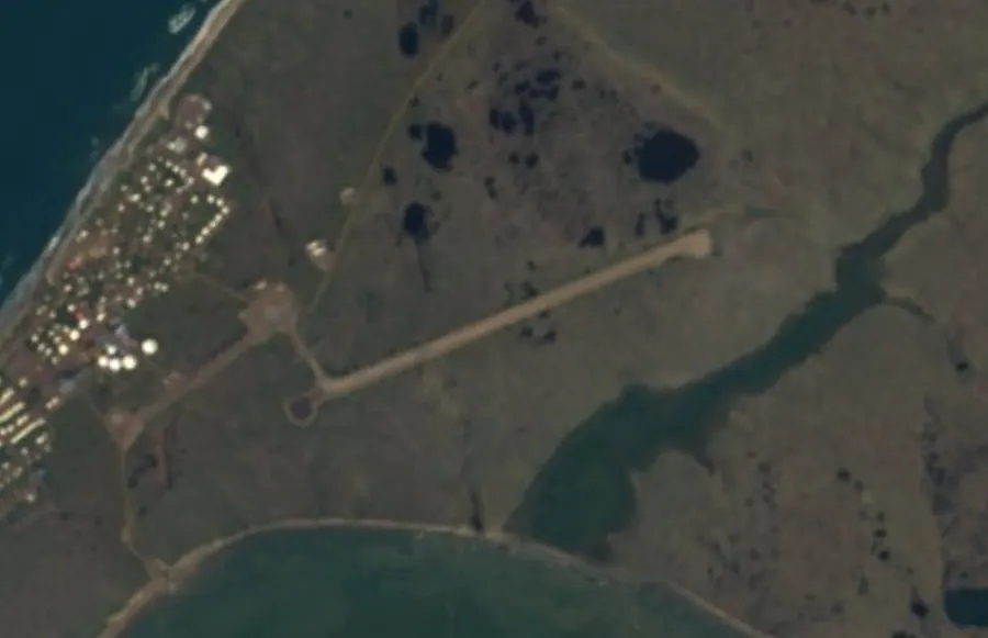 Historical satellite view of Wainwright Airport · 2016–17 imagery