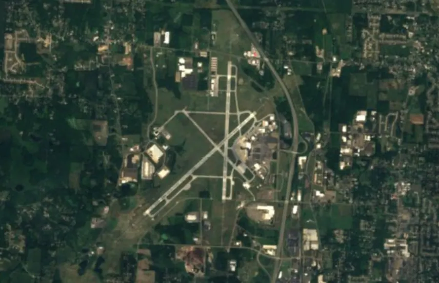 Historical satellite view of Akron Canton Regional Airport · 2016–17 imagery