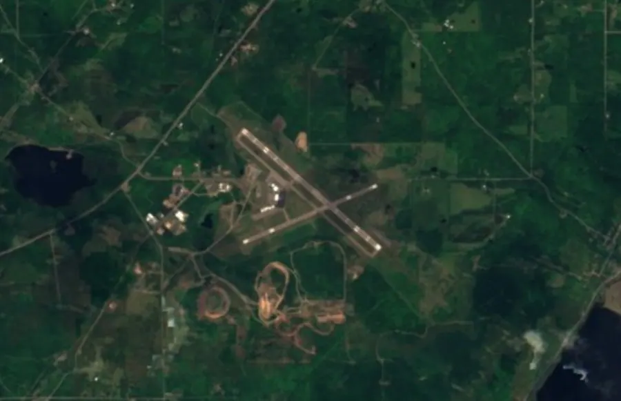 Historical satellite view of Houghton County Memorial Airport · 2016–17 imagery