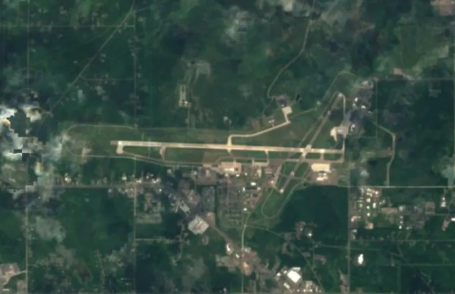 Historical satellite view of Duluth International Airport · 2016–17 imagery