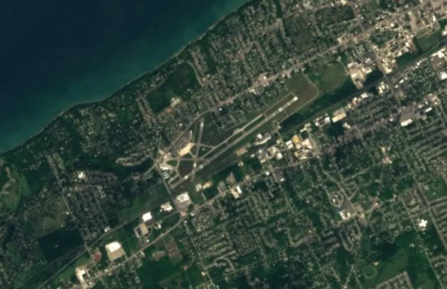 Historical satellite view of Erie International Tom Ridge Field · 2016–17 imagery