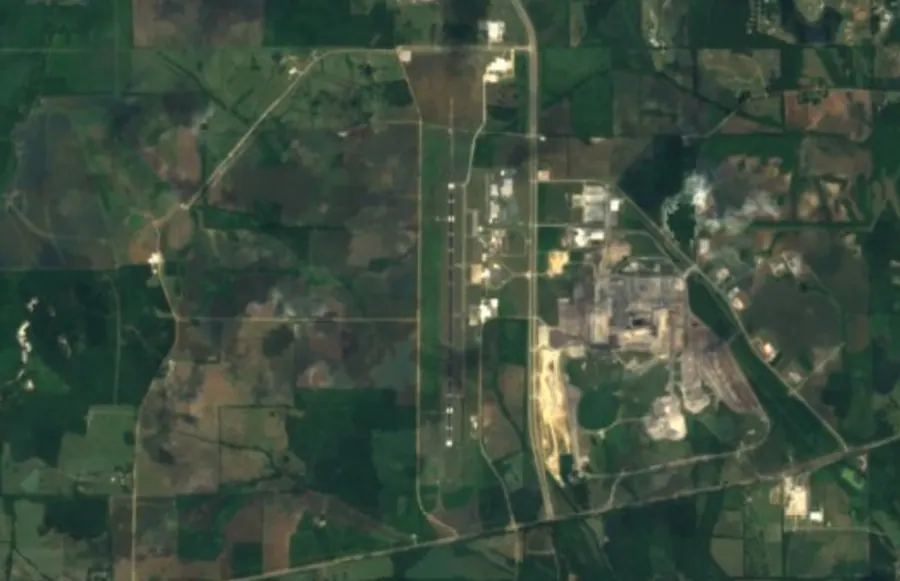 Historical satellite view of Golden Triangle Regional Airport · 2016–17 imagery