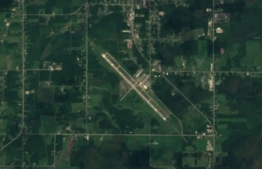 Historical satellite view of Falls International Airport · 2016–17 imagery