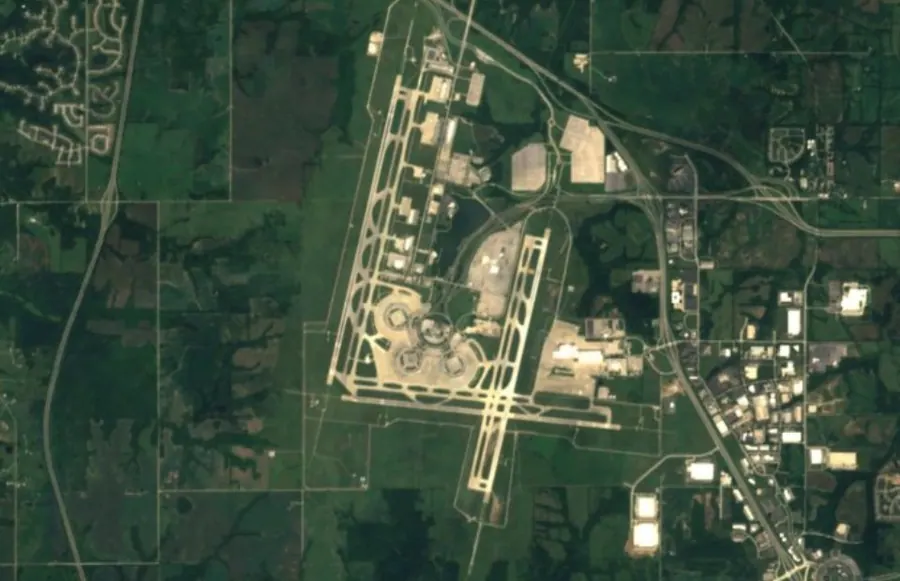 Historical satellite view of Kansas City International Airport · 2016–17 imagery