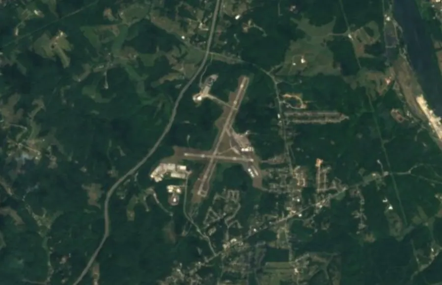 Historical satellite view of Mid Ohio Valley Regional Airport · 2016–17 imagery