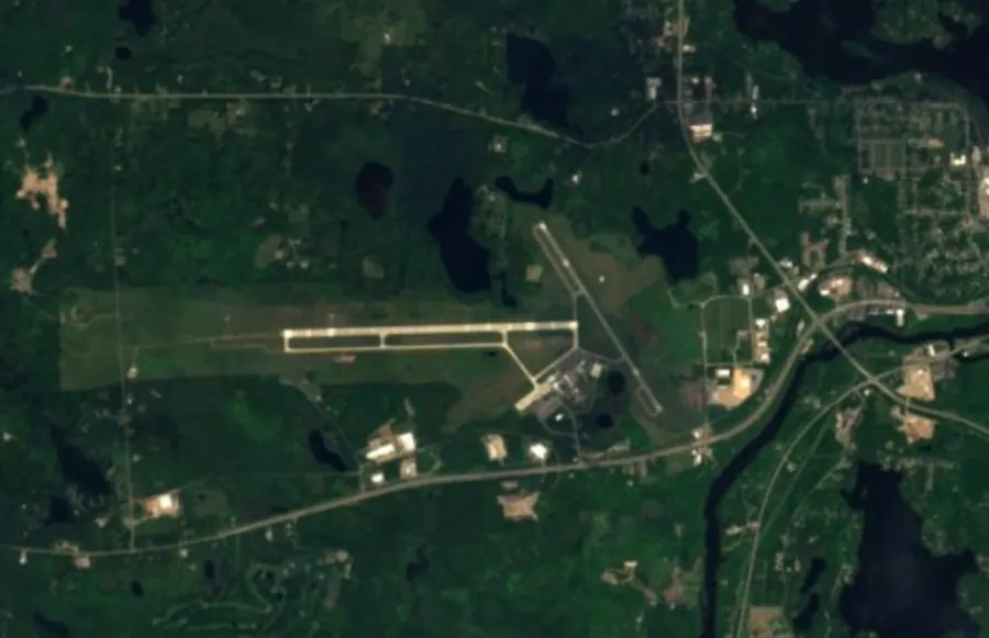 Historical satellite view of Rhinelander Oneida County Airport · 2016–17 imagery